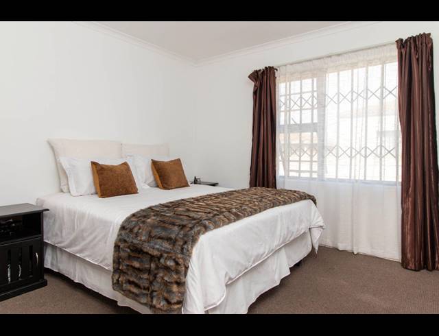 3 BEDROOM TOWNHOUSE FOR SALE IN VIKING VILLAGE